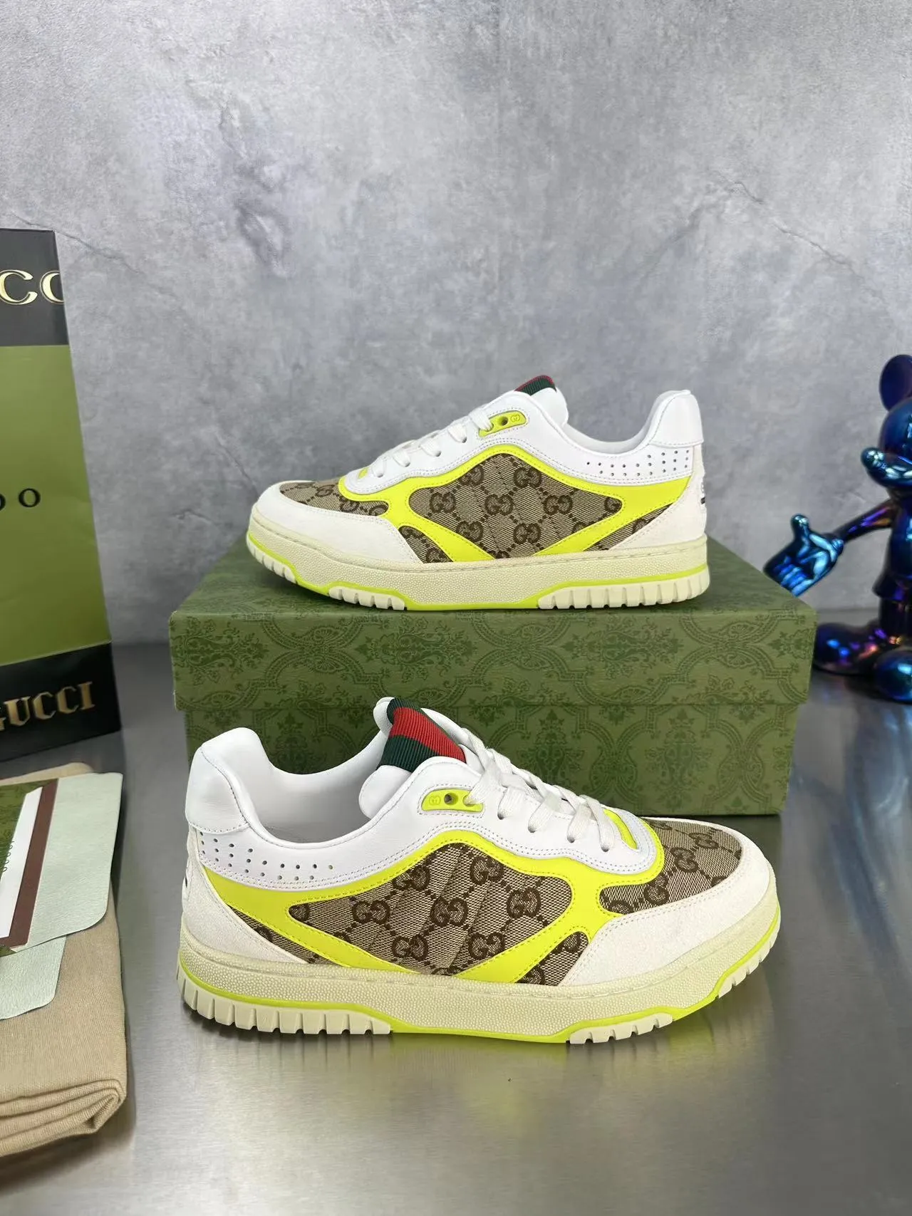 👟👟Ex-factory price 600👟👟 Gucci's latest hot-selling series of high and low-cut distressed couple's sneakers are shipped. The original version is purchased, developed and manufactured. This high-low top sneaker adopts a basketball-style silhouette design, cleverly integrated with hollow panels and distressed effects, showing its unique ingenuity. The ingenuity incorporates brand logo details such as interlocking Double G styling accessories and Gucci lettering, a low-key tribute to the brand's design heritage. Exquisite packaging at the delivery counter 🛍📦 ▪️ Fabric: Original customized imported first-layer cowhide ▪️ Inner lining: Imported first-layer cowhide ▪️ Sole: Original molded TPU sole ▪️ Sole thickness: 3cm ▪️ Size: 35-46 (Male 38 46 customized)
